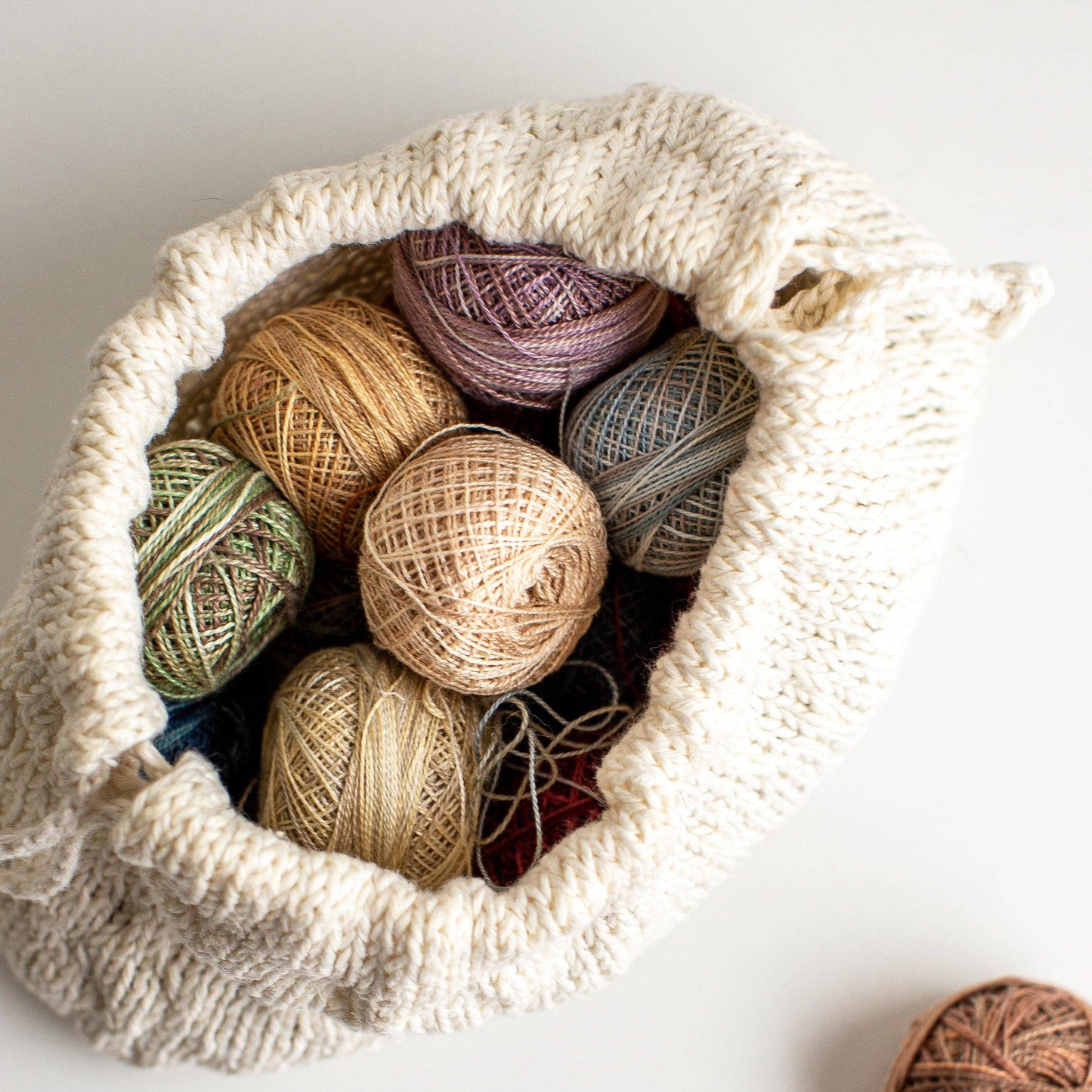 Trellis Stitch Drawstring Bag Kit: Rust / Without Needles