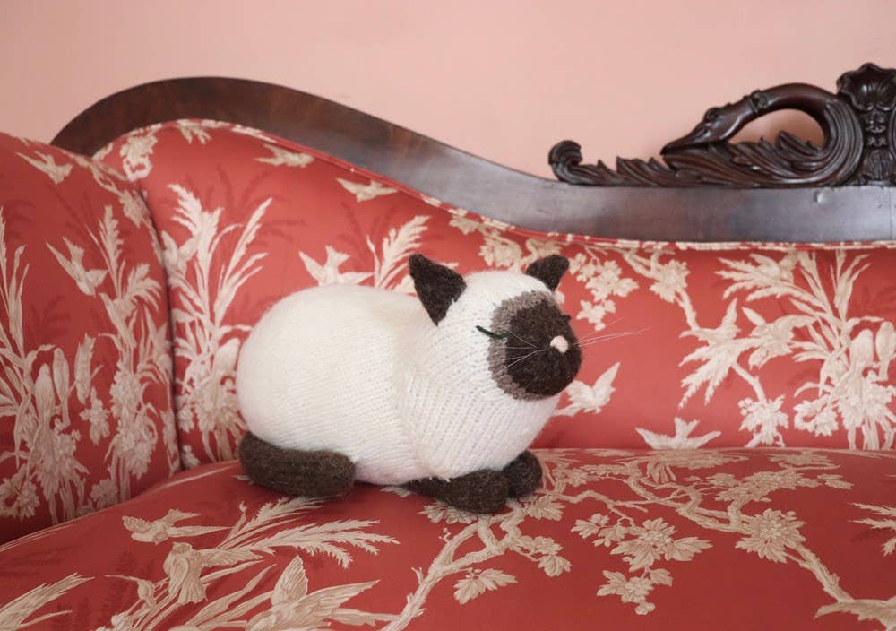 Victorian Housecats to Knit