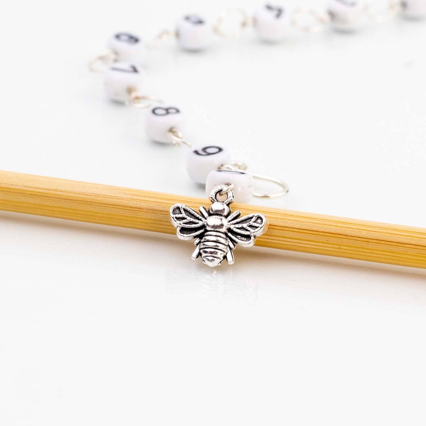Little Silver Bee Chain Row Chain Counter