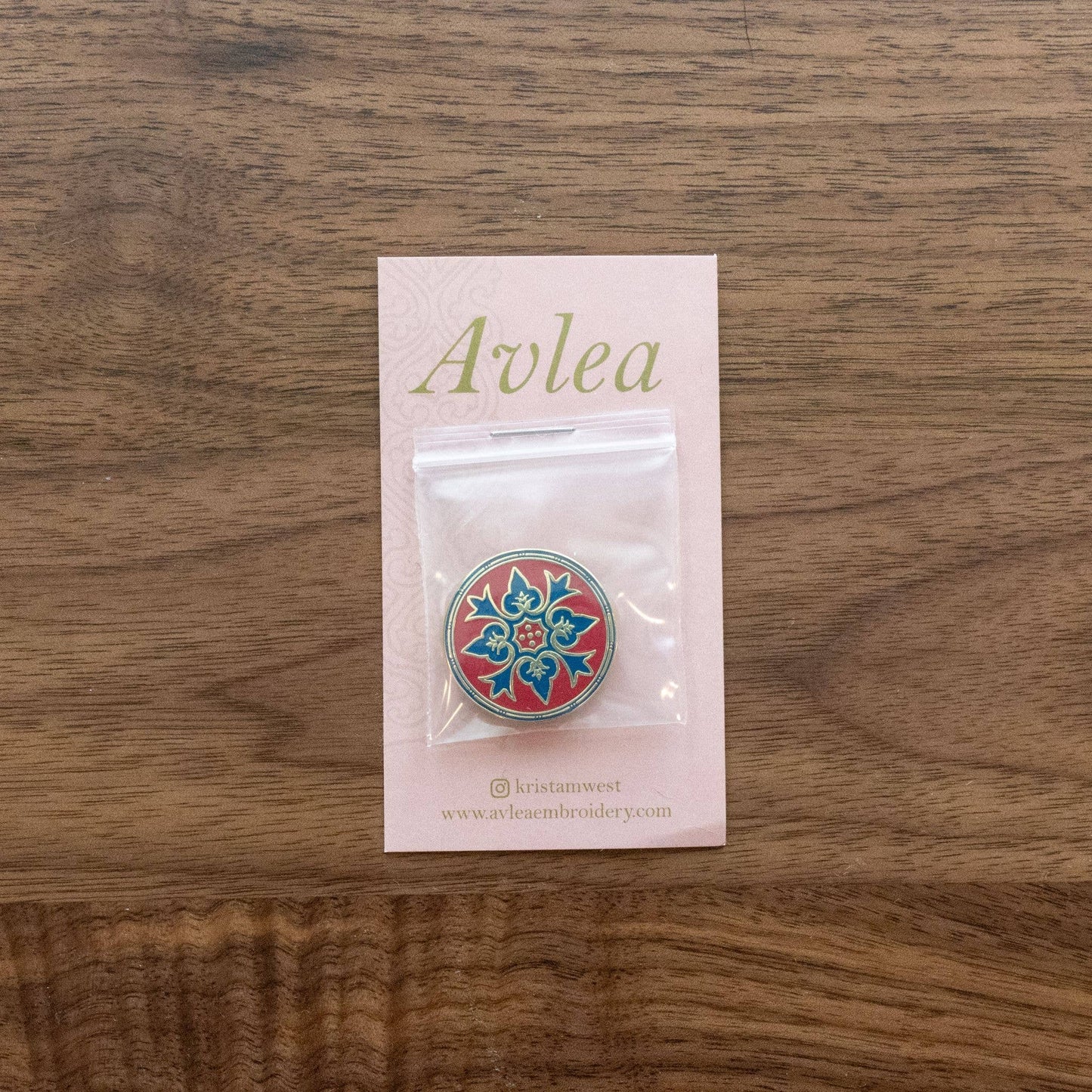 Justina - Byzantine Inspired Needle Minder