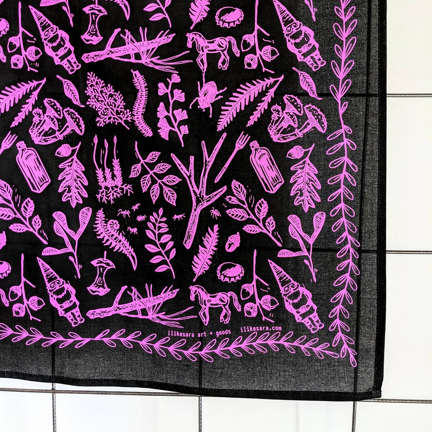 Bandana | woodland walk - black/fuchsia
