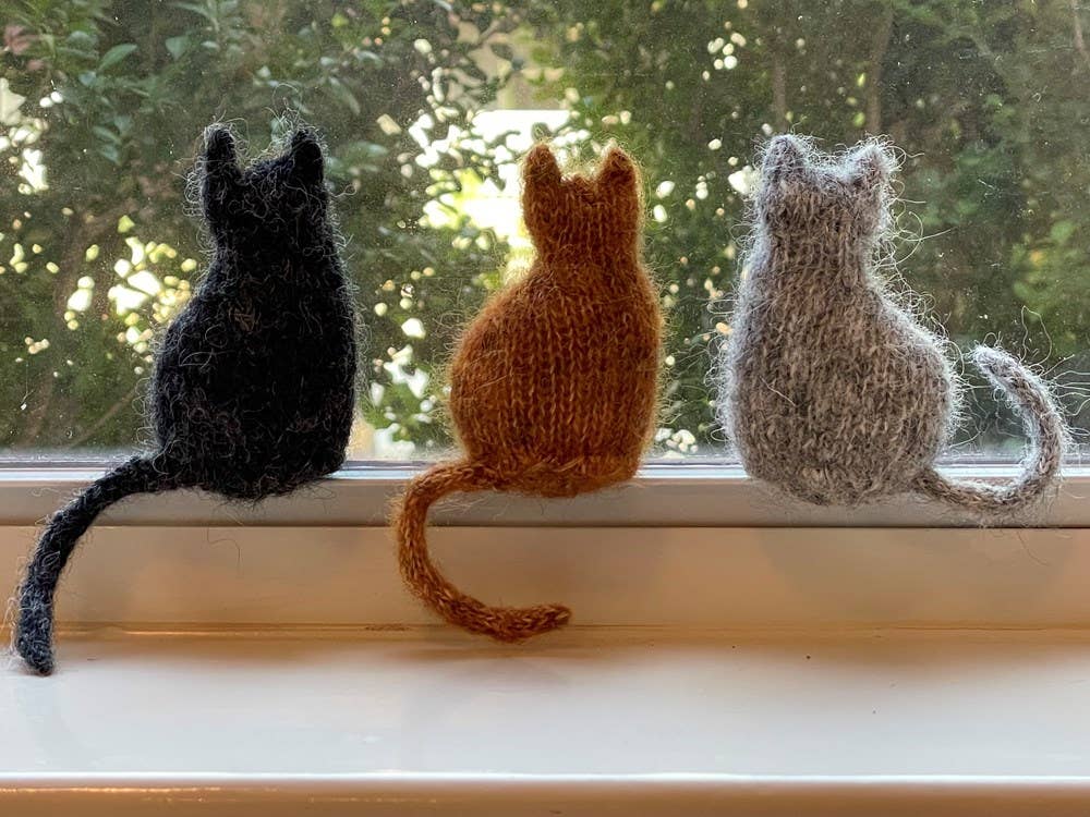 Victorian Housecats to Knit