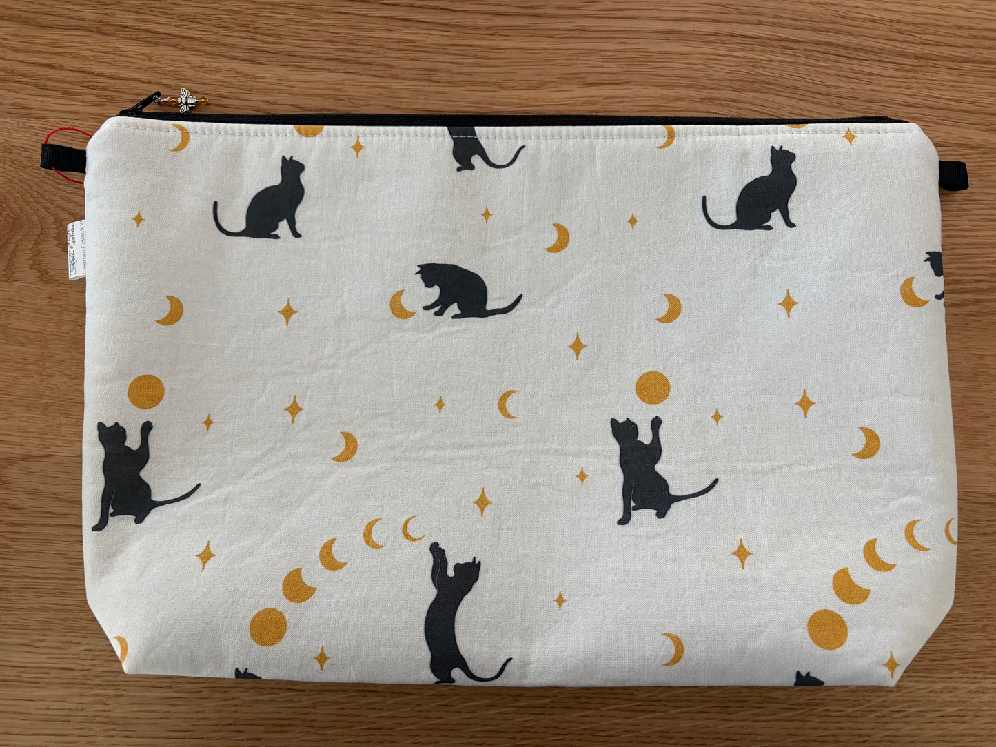 Exclusive Cats Chasing Moons Project Bags by JessaLu