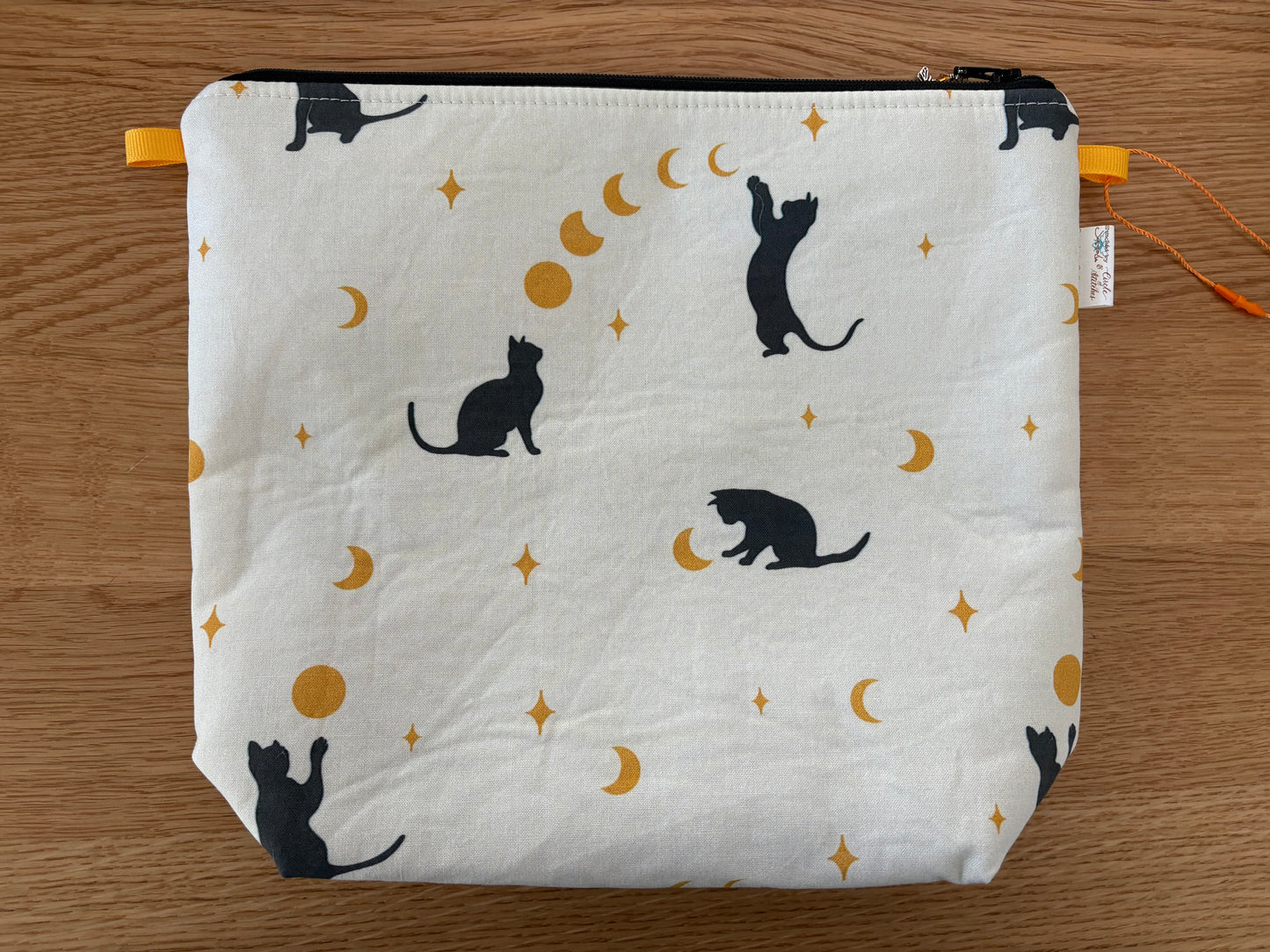 Exclusive Cats Chasing Moons Project Bags by JessaLu