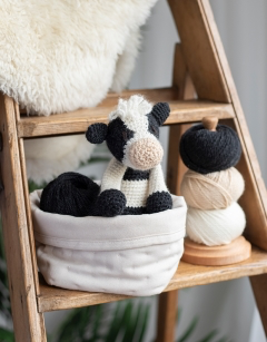 Sarah the Friesian Cow Crochet Kit