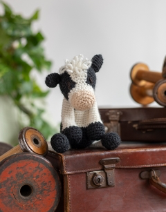 Sarah the Friesian Cow Crochet Kit
