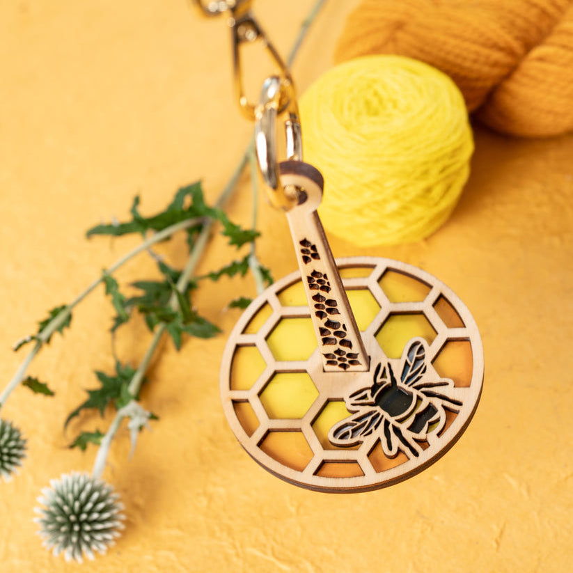 Honeybee - Mini Yarn Minder by Lemonwood
