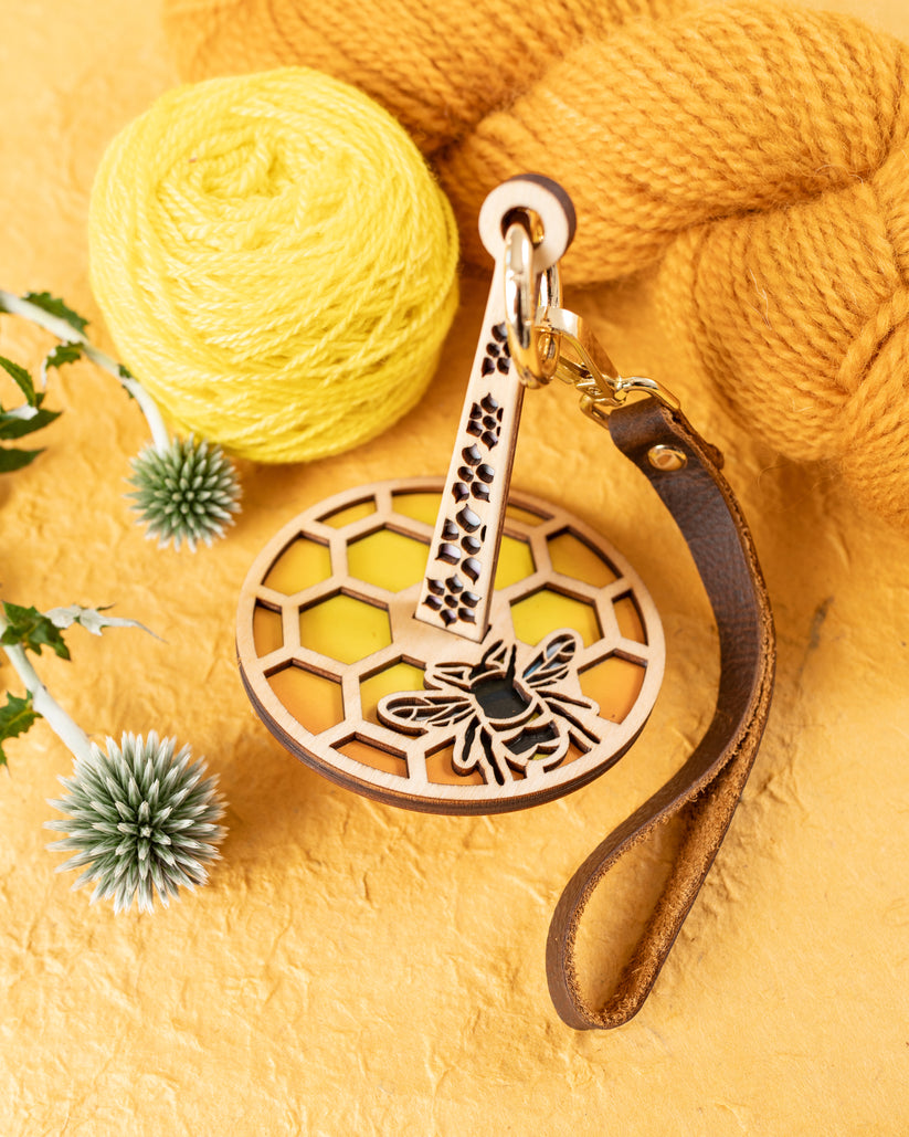 Honeybee - Mini Yarn Minder by Lemonwood