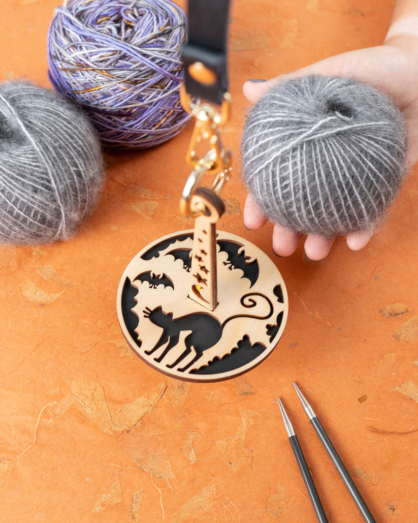 Something Familiar - Mini Yarn Minder by Lemonwood