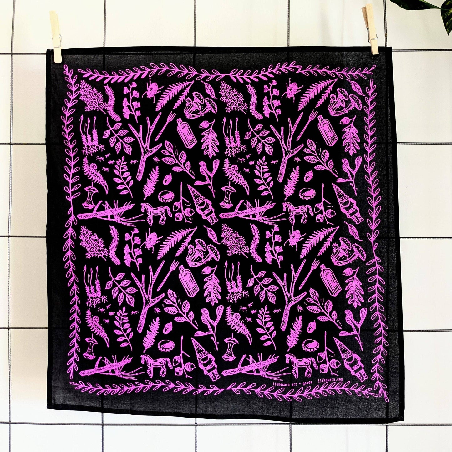Bandana | woodland walk - black/fuchsia