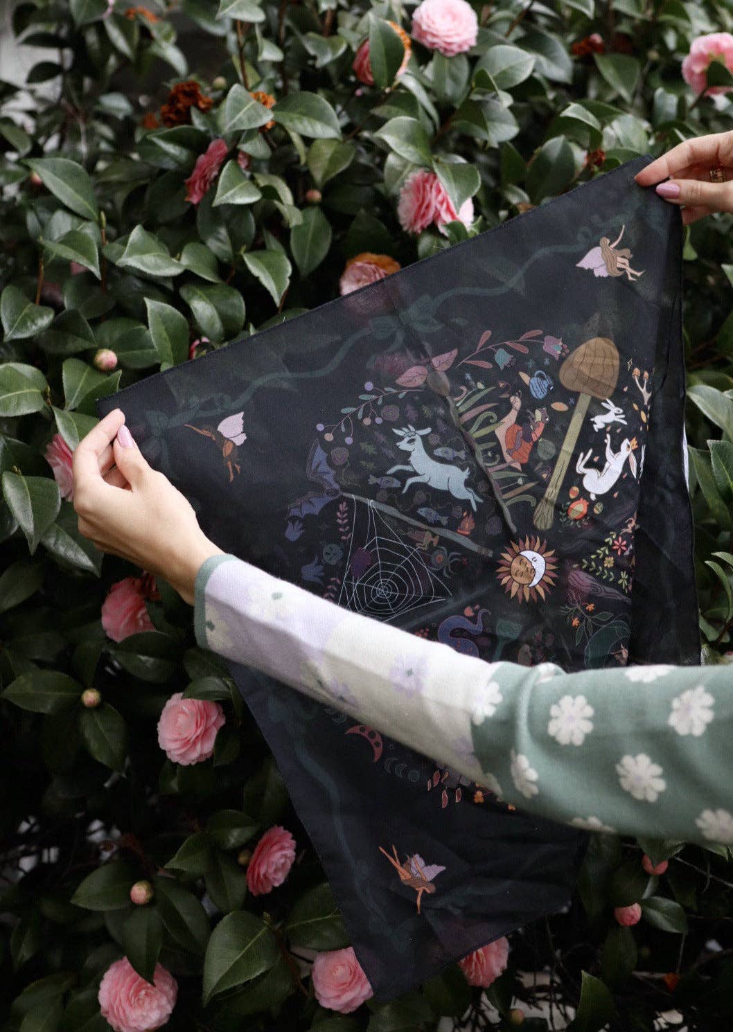 Altar Cloth Bandana: Wheel Of The Fae