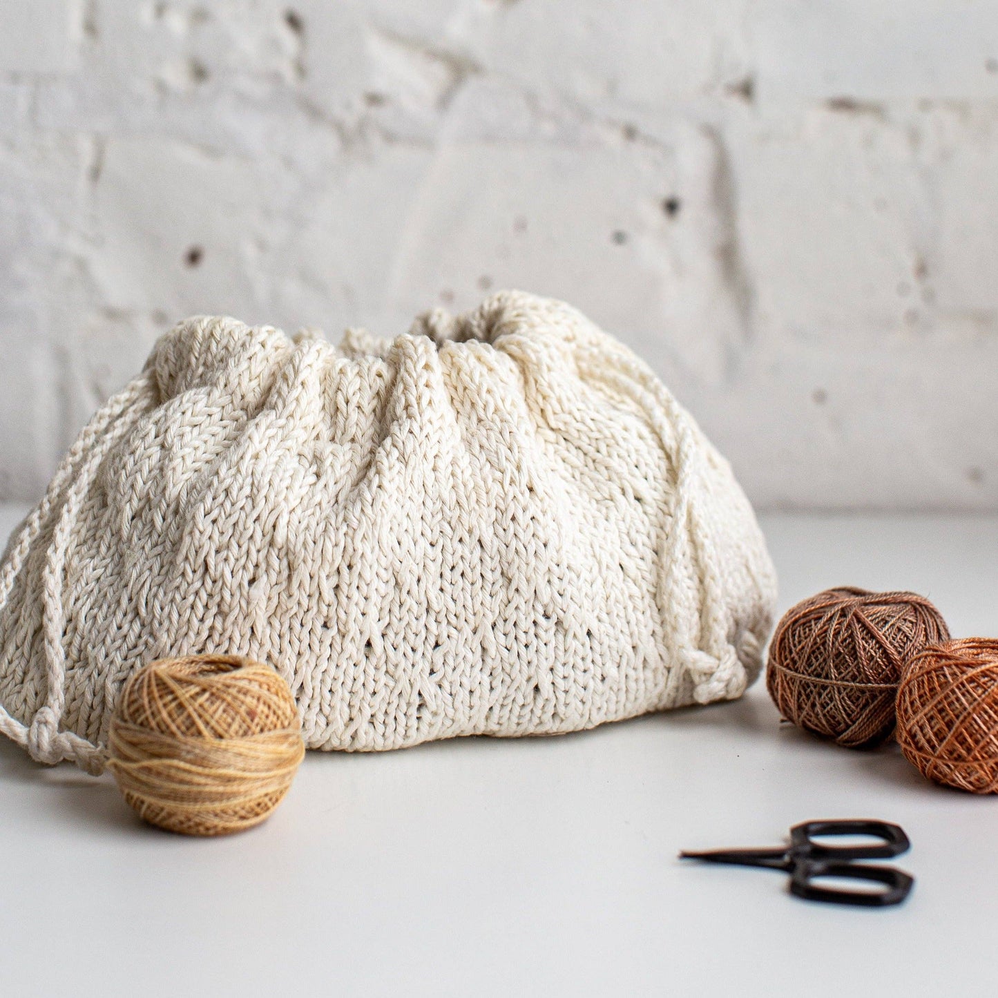 Trellis Stitch Drawstring Bag Kit: Rust / Without Needles
