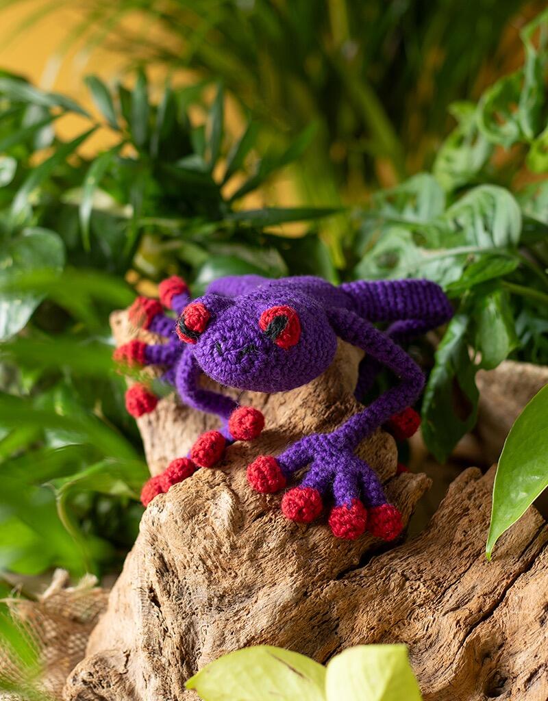Gretchen the Tree Frog Crochet Kit