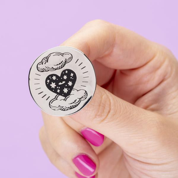 Claridad Mais2 Enamel Pin