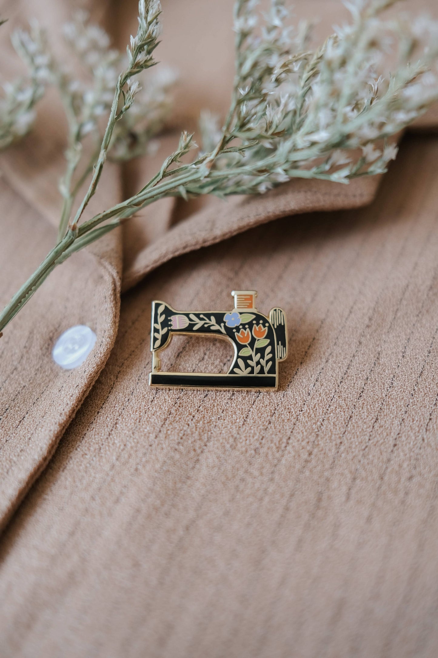 Sewing Machine Enamel Pin (With Locking Clasp)