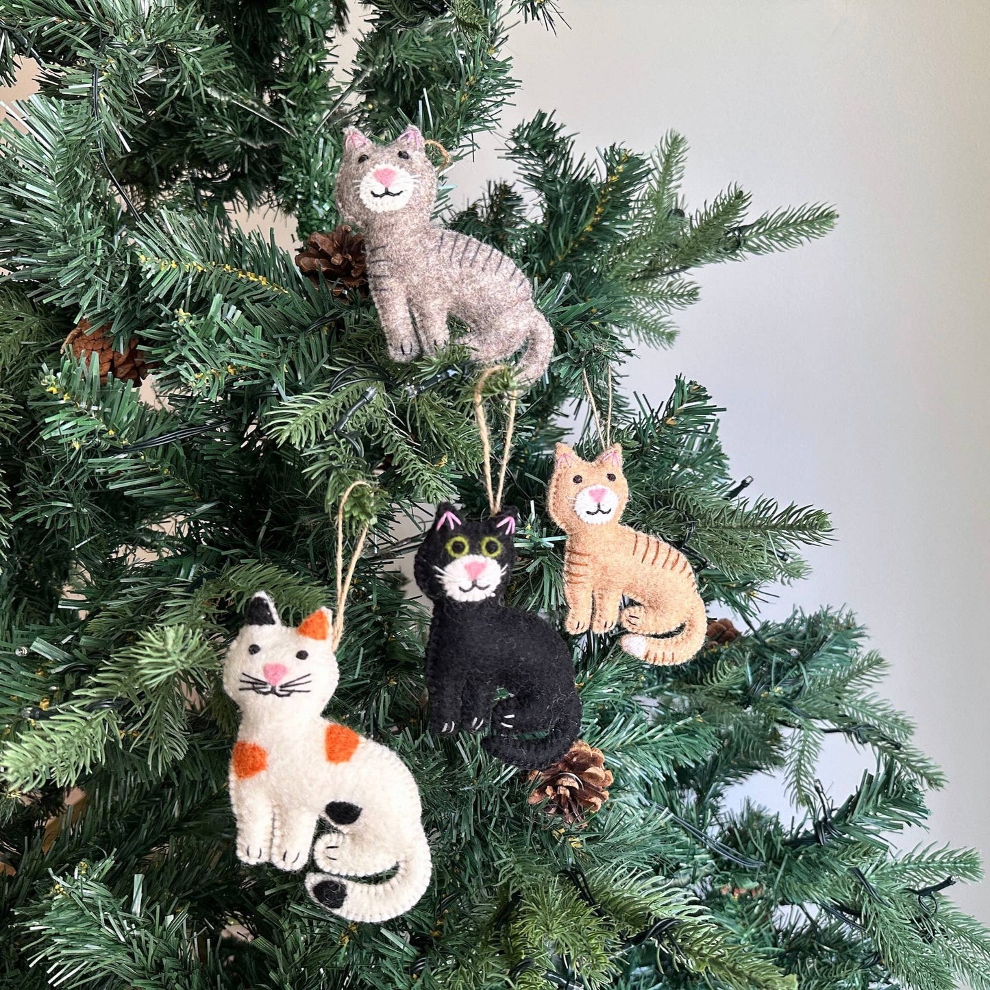 Felt Stitched Cat Ornament: Black Cat