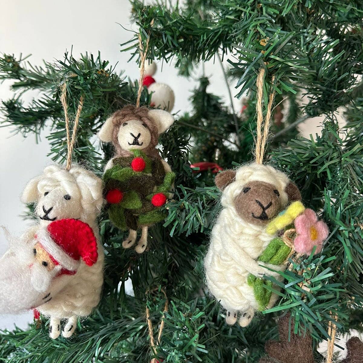 Sheep Holding Santa Ornament: Holding Flower