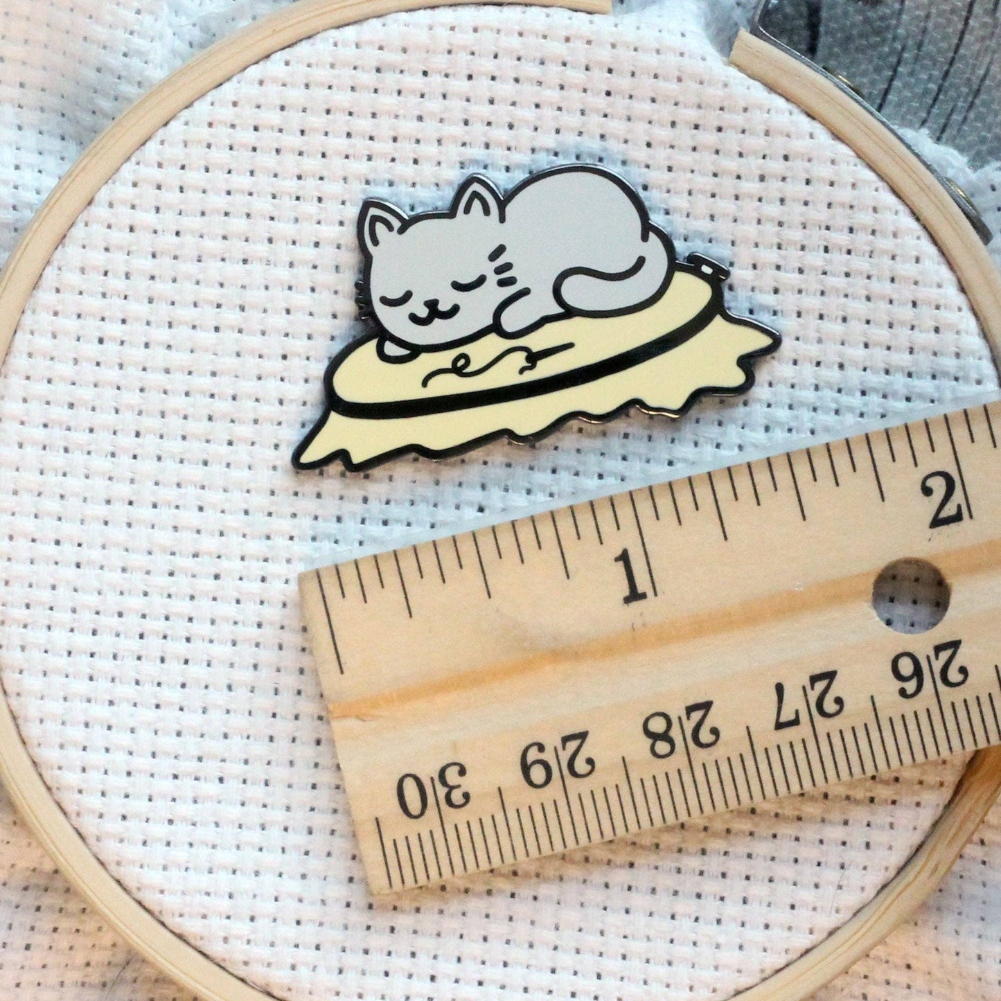 Sleepy Kitty On Embroidery Hoop Enamel Needle Minder