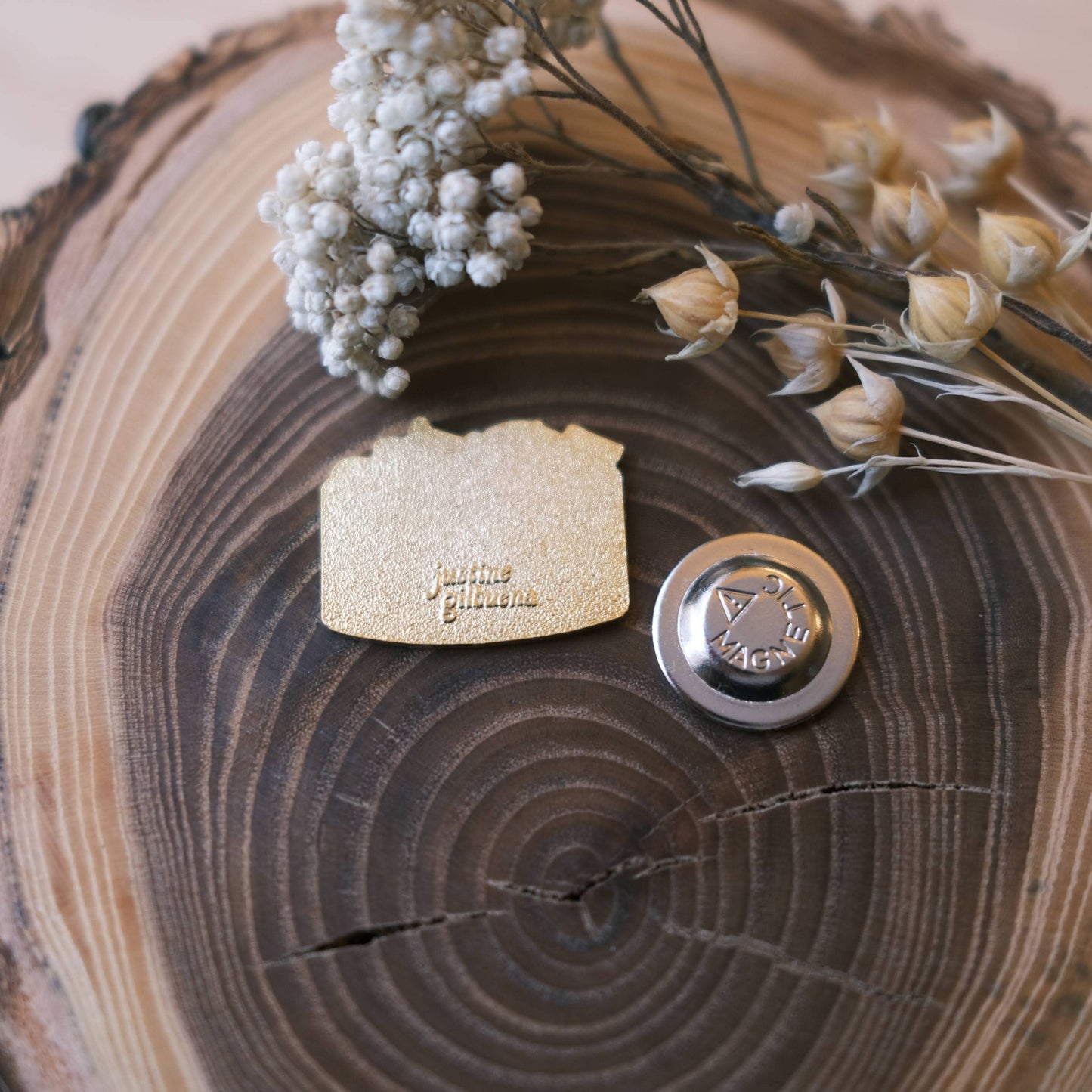 Butter Cookie Sewing Kit Needle Minder