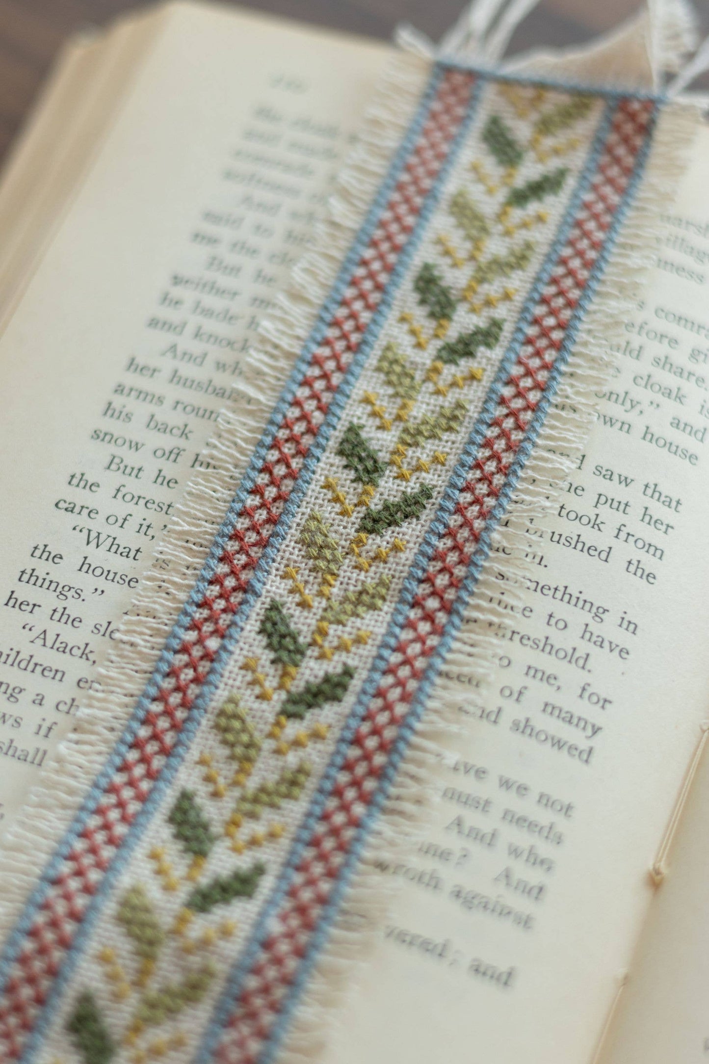 Folk Fabric Cross Stitch Bookmark Kit - Ivory