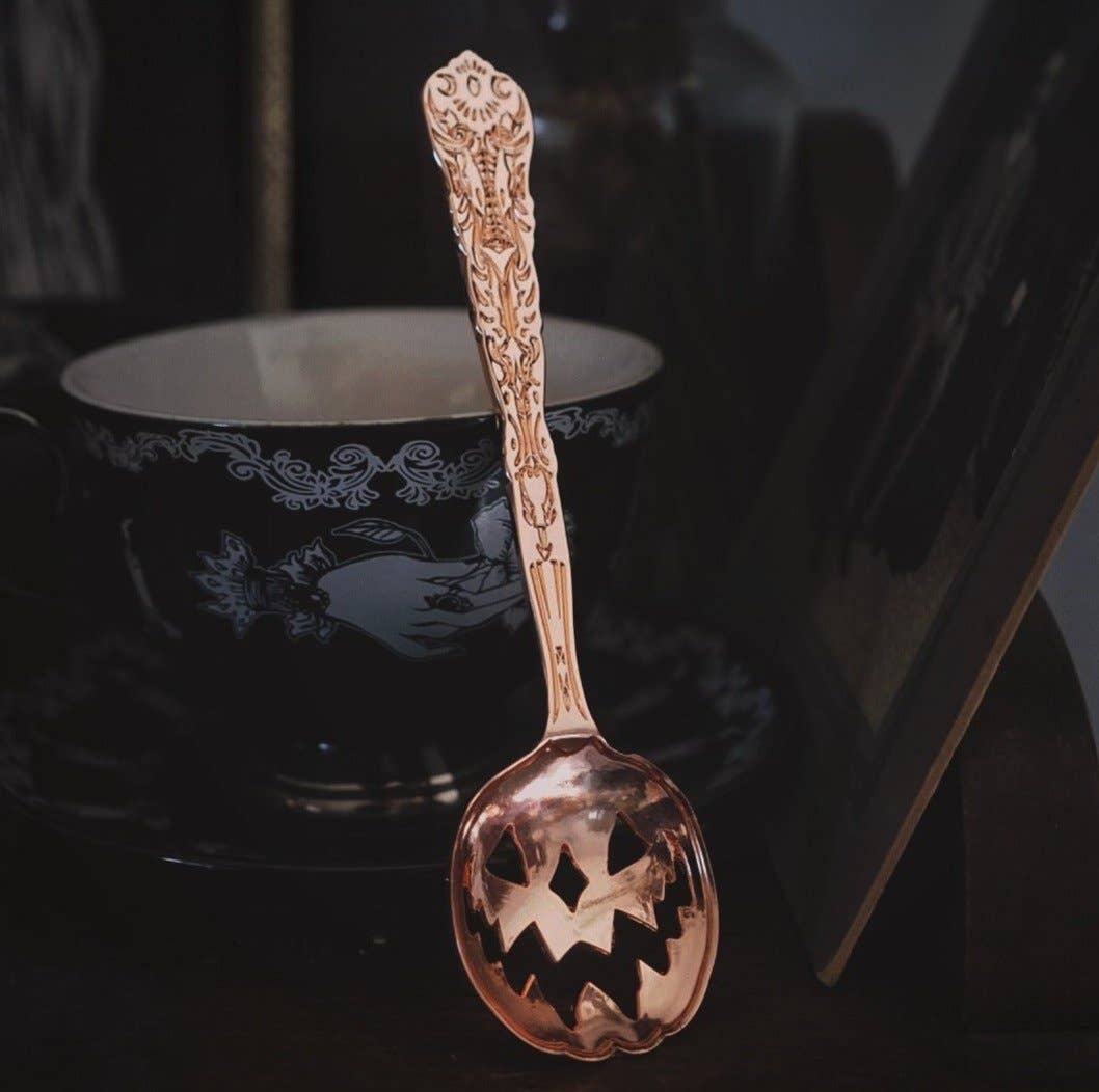 Haunted Hallows Tea Spoon: Silver