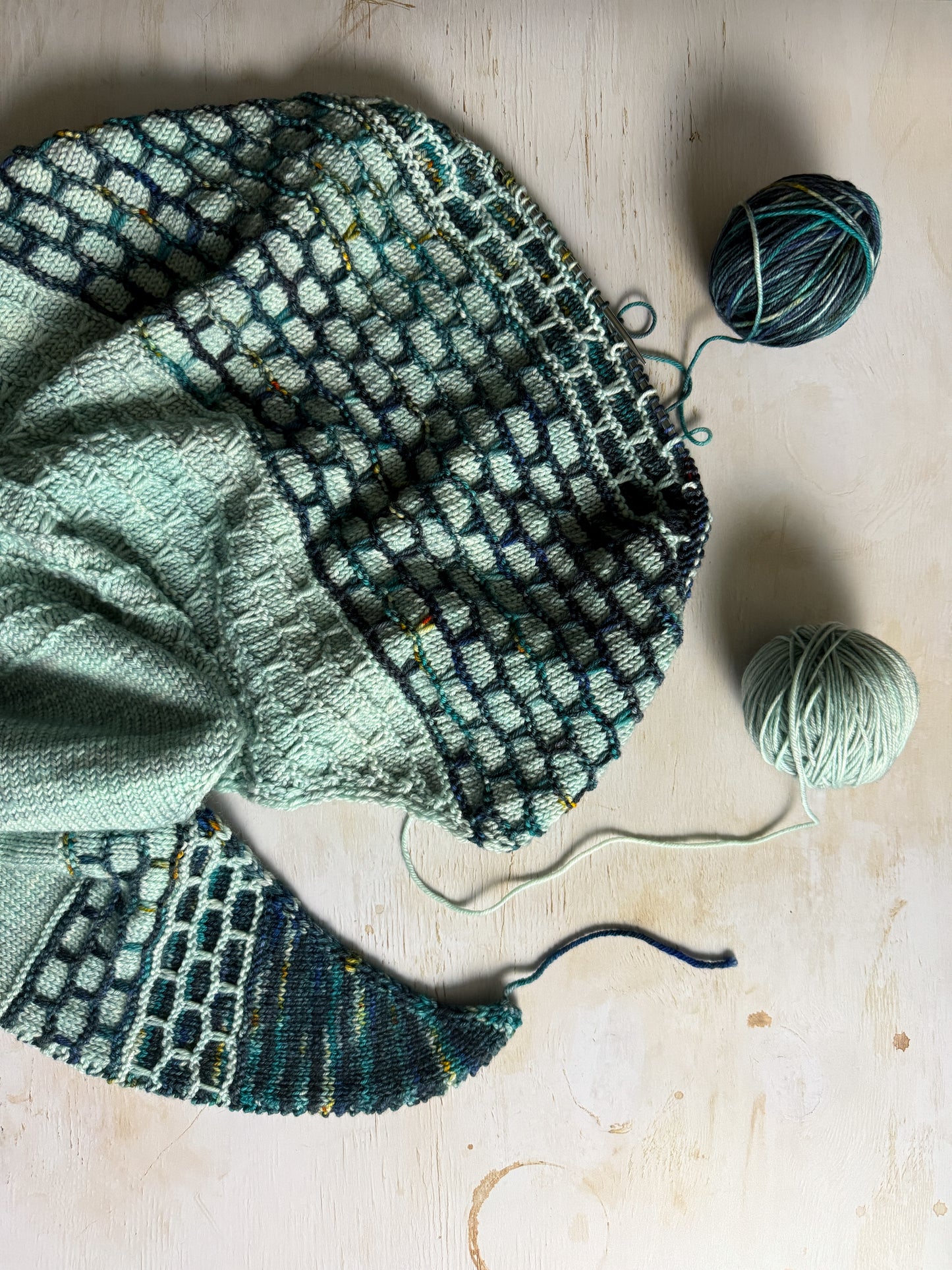 Ocean's Edge Shawl - Knitting Pattern Digital Dowload.