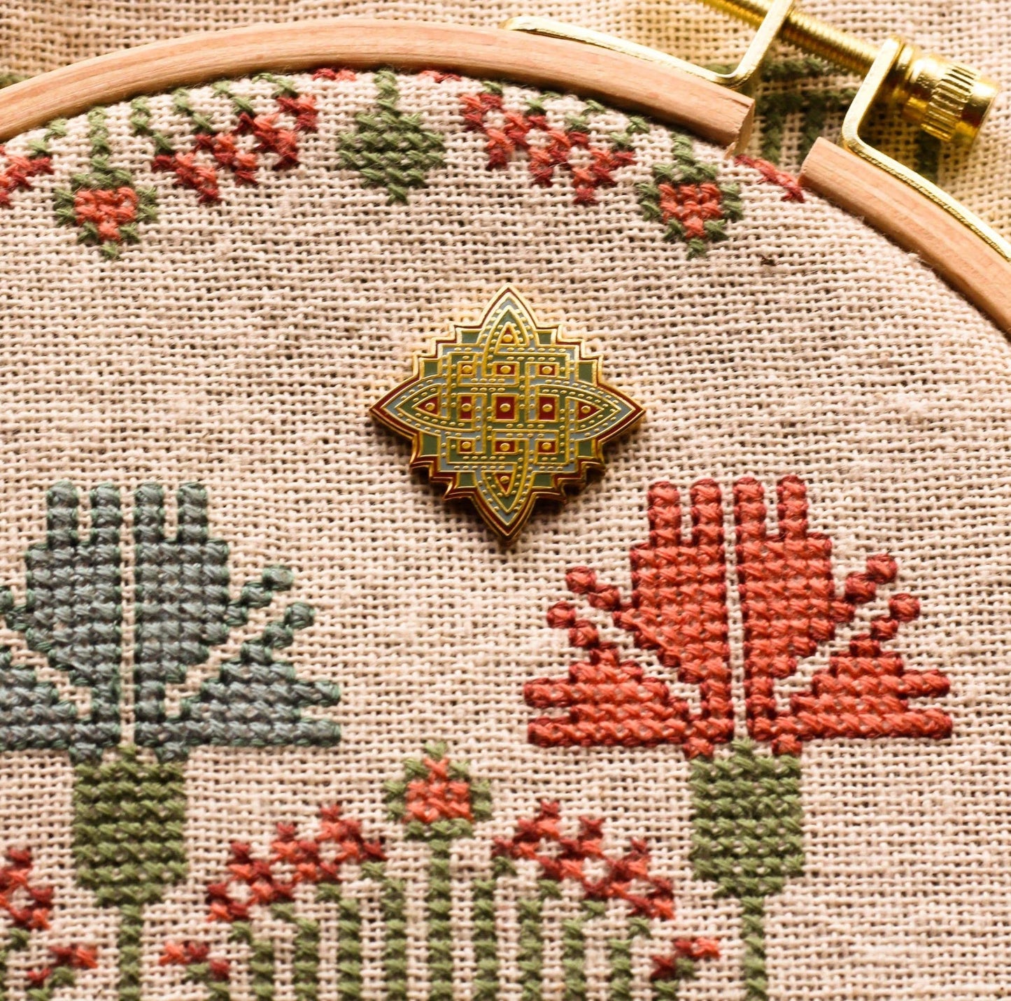 Knotwork - Byzantine Inspired Magnetic Needleminder