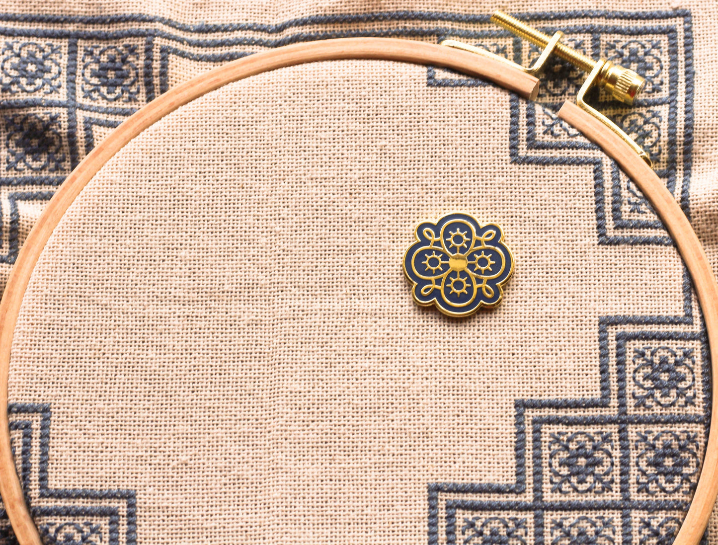 Pumpkin Seed - Byzantine Inspired Needle Minder