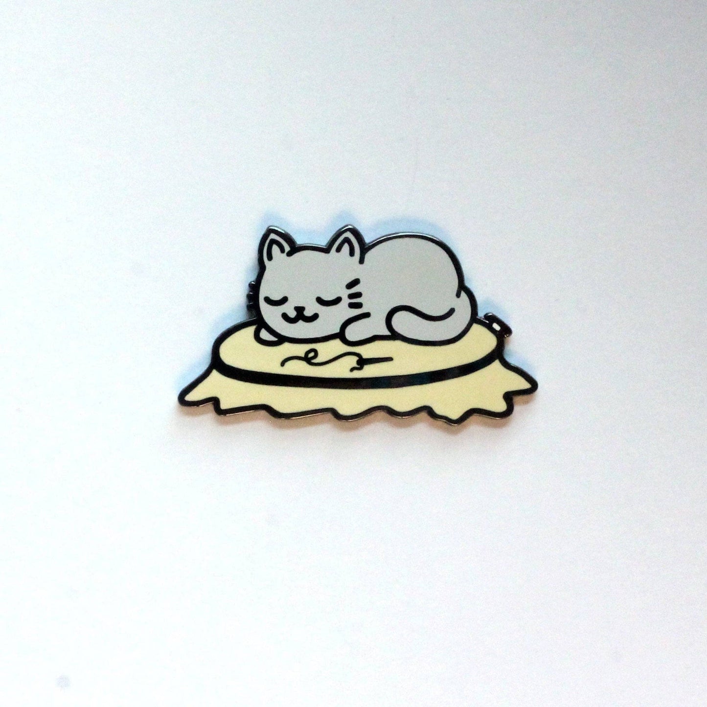 Sleepy Kitty On Embroidery Hoop Enamel Needle Minder