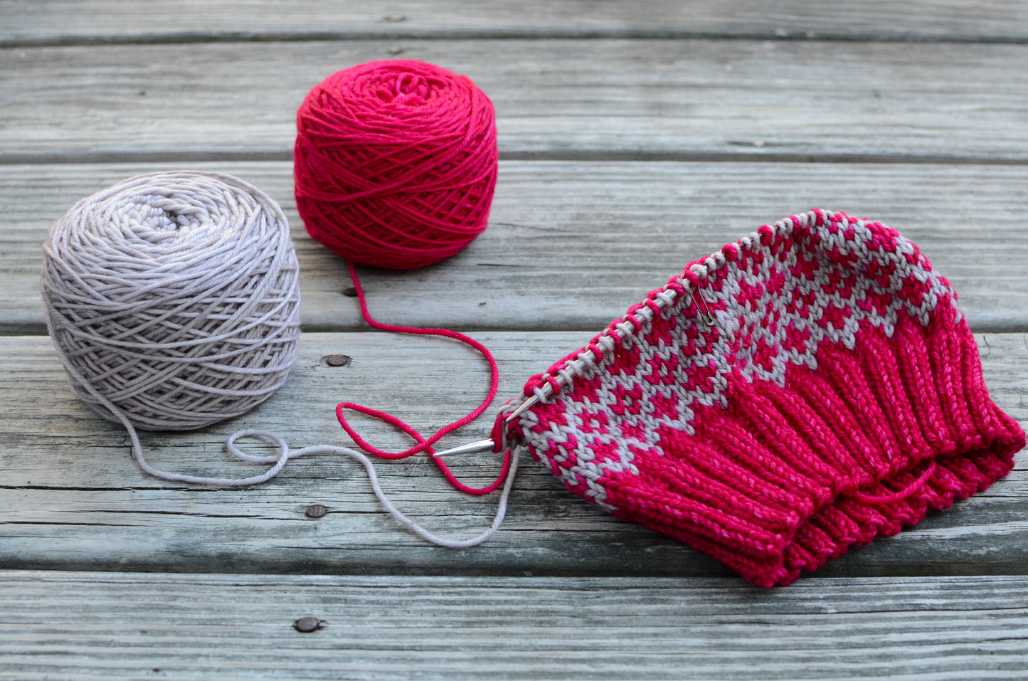 Estrelas Hat Knitting Kit - Yarn and Digital Pattern