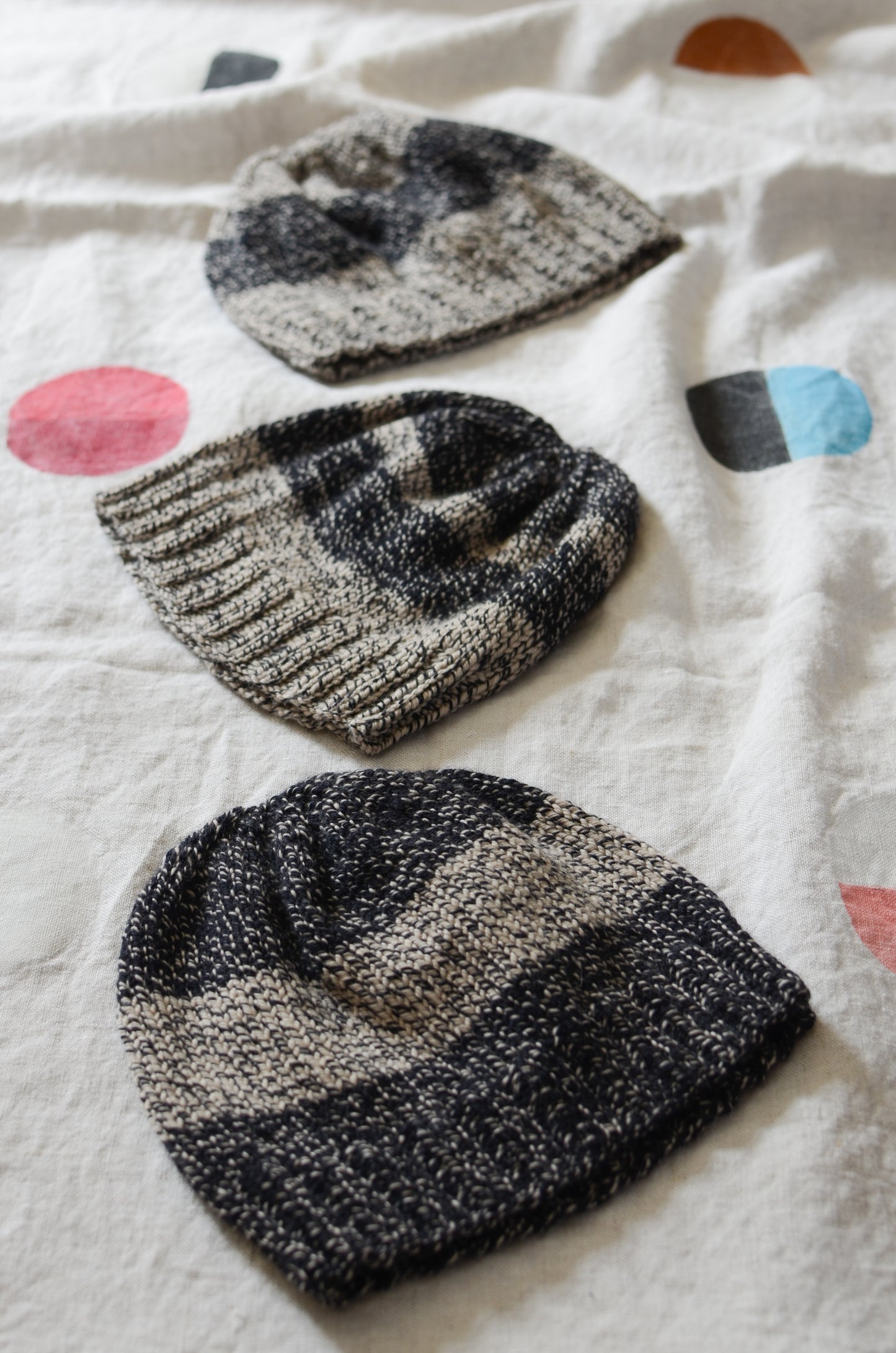 Partial Eclipse Hat - Free Knitting Pattern Digital Download
