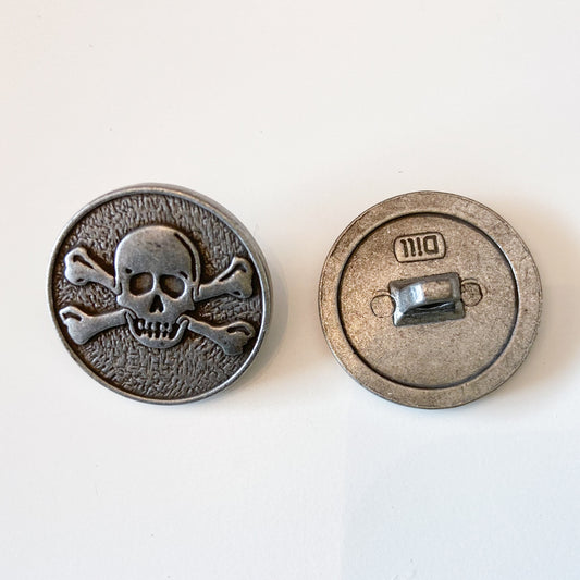 Pewter Pirate Skull Button 350419